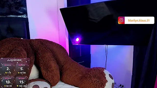 Snapshot of Maryonthemoon chatting on 23, 11, 2025 Maryonthemoon online show from 23, 11, 2025