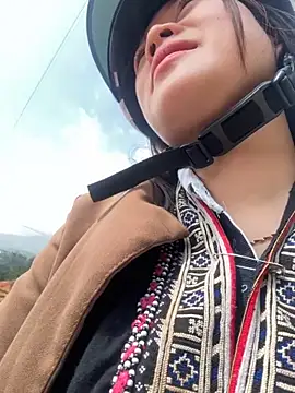 Snapshot of Hellen_111 chatting on 12, 10, 2025 Hellen 111 online show from 12, 10, 2025