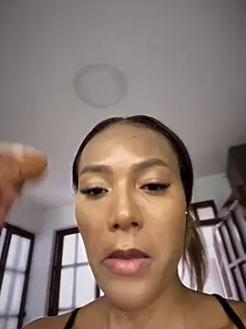 Snapshot of KyaraMiller chatting on 22, 12, 2024 KyaraMiller online show from 22, 12, 2024