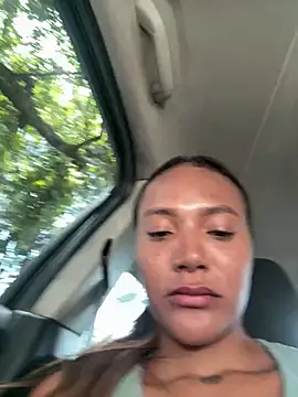 Snapshot of KyaraMiller chatting on 10, 3, 2025 KyaraMiller online show from 10, 3, 2025