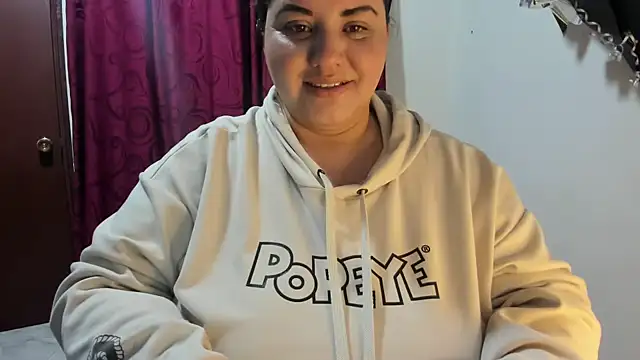 tetasgrandes karol online show from 5, 1, 2025