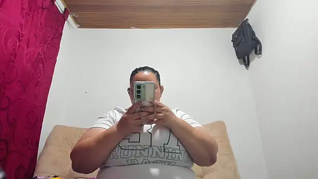 tetasgrandes karol online show from 3, 11, 2025