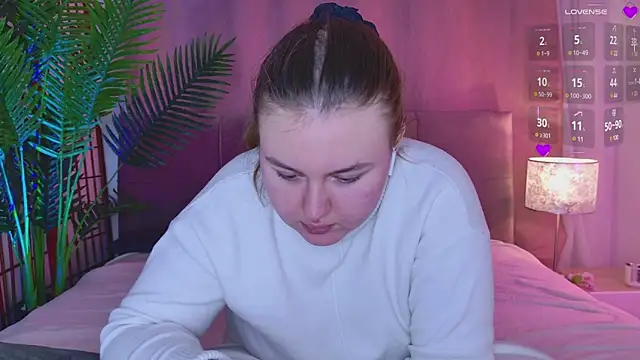 Snapshot of Mia__Peach chatting on 22, 1, 2025 Mia Peach online show from 22, 1, 2025