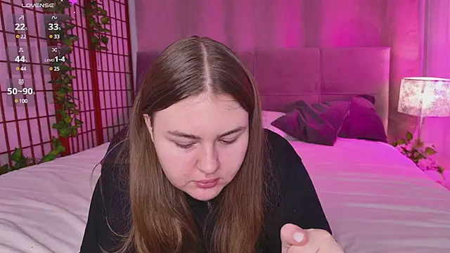 Snapshot of Mia__Peach chatting on 21, 2, 2025 Mia Peach online show from 21, 2, 2025