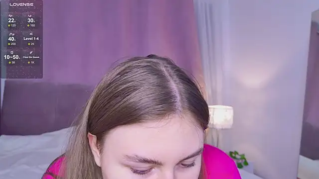 Snapshot of Mia__Peach chatting on 1, 3, 2025 Mia Peach online show from 1, 3, 2025