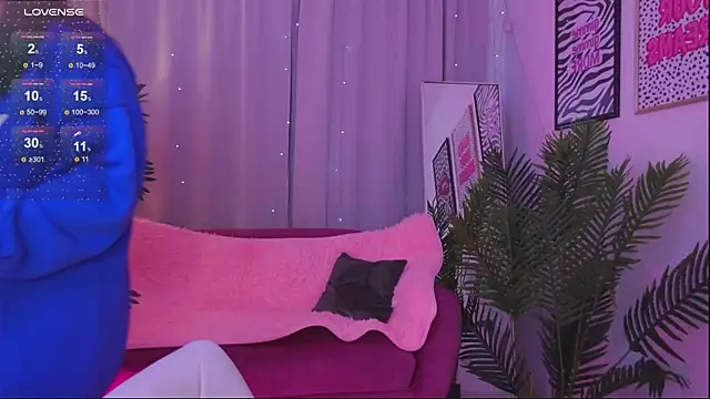 Snapshot of Mia__Peach chatting on 6, 3, 2025 Mia Peach online show from 6, 3, 2025