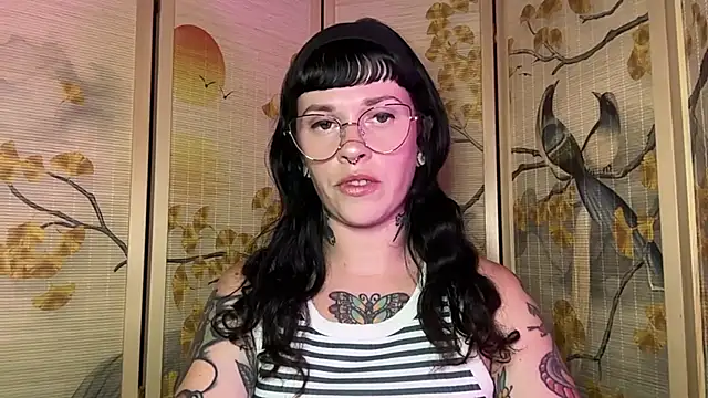 Snapshot of Marcelinegoddess chatting on 14, 7, 2026 Marcelinegoddess online show from 14, 7, 2026