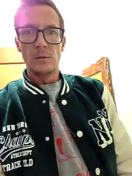 Snapshot of TheSouthernKing chatting on 22, 12, 2025 TheSouthernKing online show from 22, 12, 2025