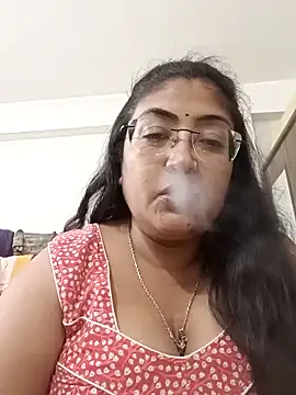 LAVERNIYA  online show from 5, 11, 2025