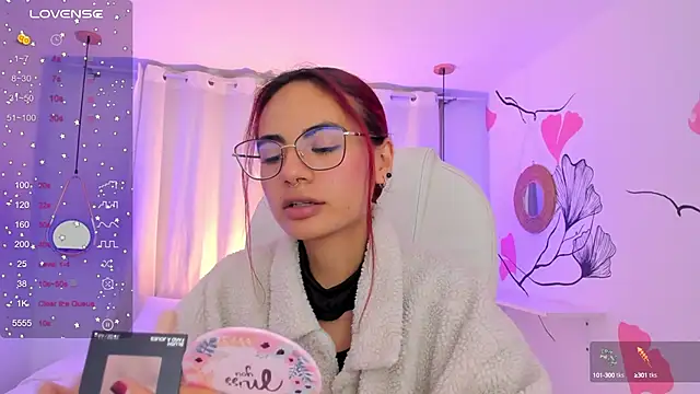 sophiecherry  online show from 6, 12, 2024