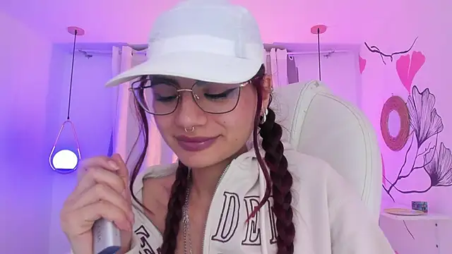 sophiecherry  online show from 31, 1, 2025