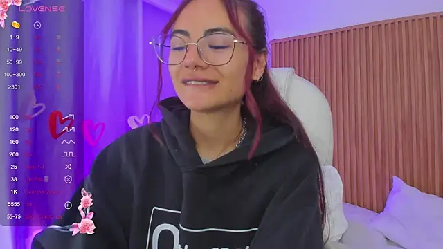 sophiecherry  online show from 10, 3, 2025