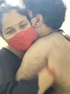 Snapshot of IND_COUPLE1 chatting on 8, 12, 2024 IND COUPLE1 online show from 8, 12, 2024