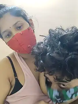 Snapshot of IND_COUPLE1 chatting on 9, 12, 2024 IND COUPLE1 online show from 9, 12, 2024