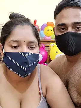 Snapshot of IND_COUPLE1 chatting on 27, 2, 2025 IND COUPLE1 online show from 27, 2, 2025