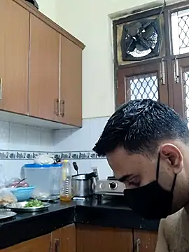 Snapshot of IND_COUPLE1 chatting on 1, 3, 2025 IND COUPLE1 online show from 1, 3, 2025