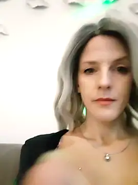 Snapshot of _LittleAngel_ chatting on 7, 1, 2025 LittleAngel online show from 7, 1, 2025