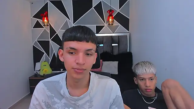 Snapshot of Juan_Nd_Steven chatting on 19, 4, 2026 Juan Nd Steven online show from 19, 4, 2026