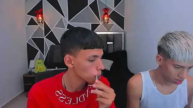 Snapshot of Juan_Nd_Steven chatting on 21, 4, 2026 Juan Nd Steven online show from 21, 4, 2026