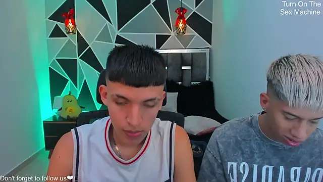 Snapshot of Juan_Nd_Steven chatting on 22, 4, 2026 Juan Nd Steven online show from 22, 4, 2026