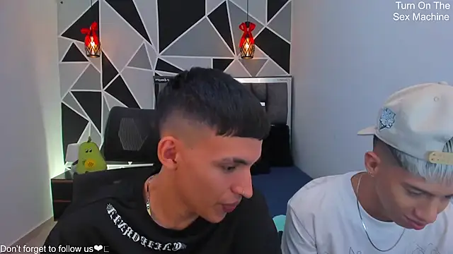 Snapshot of Juan_Nd_Steven chatting on 24, 4, 2026 Juan Nd Steven online show from 24, 4, 2026