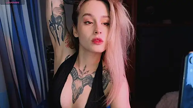 Snapshot of aviva_faith chatting on 21, 11, 2025 aviva faith online show from 21, 11, 2025