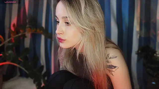 Snapshot of aviva_faith chatting on 30, 11, 2025 aviva faith online show from 30, 11, 2025