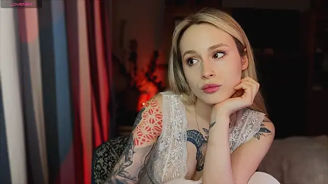 Snapshot of aviva_faith chatting on 21, 12, 2025 aviva faith online show from 21, 12, 2025