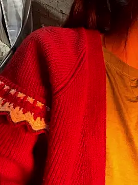 Snapshot of Laura8910 chatting on 2, 12, 2024 Laura8910 online show from 2, 12, 2024