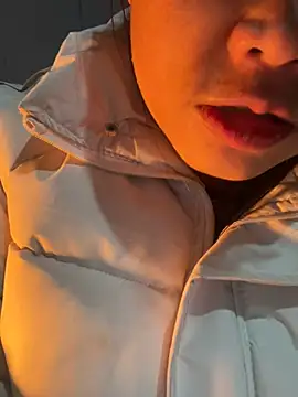 Snapshot of Laura8910 chatting on 12, 12, 2024 Laura8910 online show from 12, 12, 2024