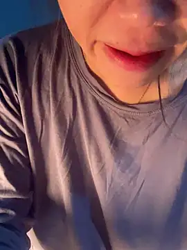 Snapshot of Laura8910 chatting on 4, 1, 2025 Laura8910 online show from 4, 1, 2025