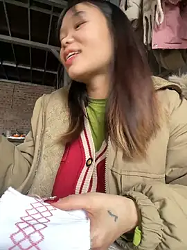 Snapshot of Laura8910 chatting on 14, 2, 2025 Laura8910 online show from 14, 2, 2025