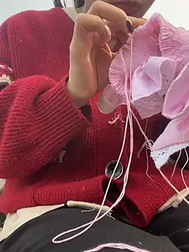 Snapshot of Laura8910 chatting on 7, 3, 2025 Laura8910 online show from 7, 3, 2025