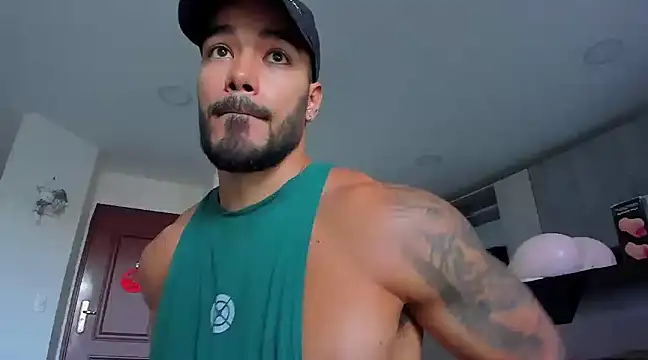 Snapshot of Alexander_Martines chatting on 6, 1, 2025 Alexander Martines online show from 6, 1, 2025