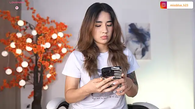 VictoriaHiill online show from 22, 10, 2025