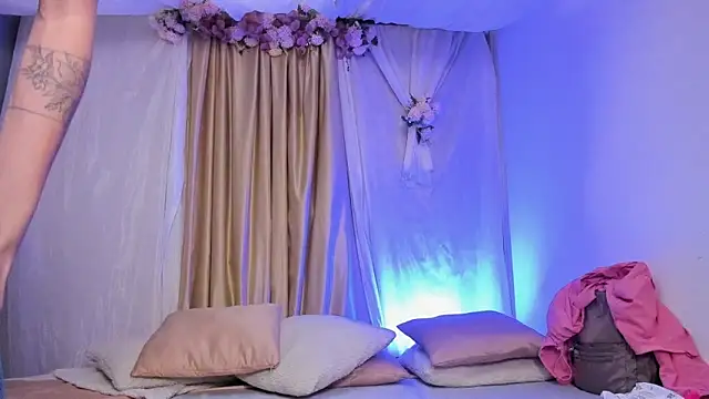 salomee star  online show from 21, 10, 2025