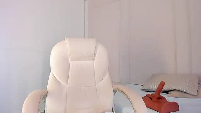 Mariapettit online show from 6, 1, 2025