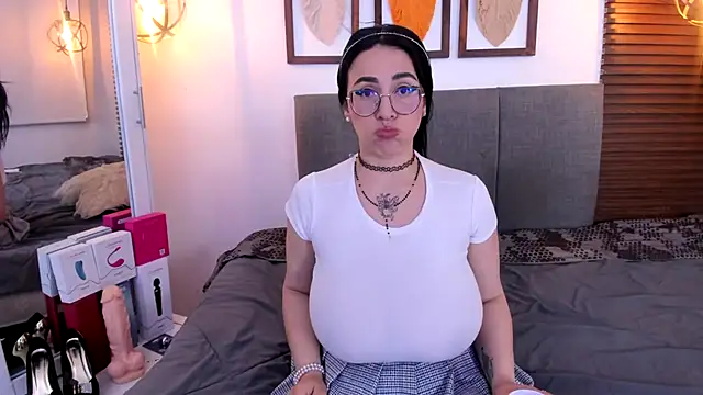 Snapshot of Scarleth_swann chatting on 23, 9, 2025 Scarleth swann online show from 23, 9, 2025
