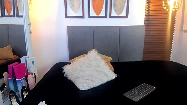 Snapshot of Scarleth_swann chatting on 9, 10, 2025 Scarleth swann online show from 9, 10, 2025