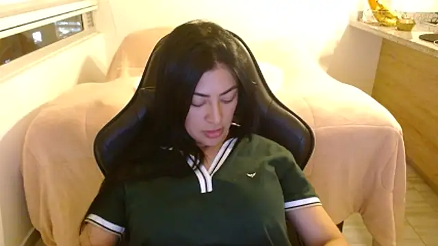 Charlotte cute18 online show from 28, 5, 2026