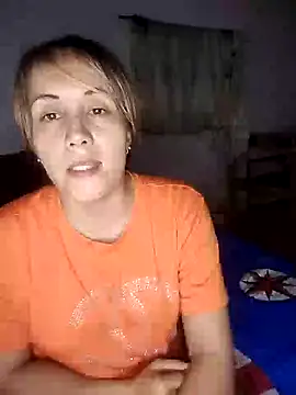 Snapshot of Isabel23zr chatting on 2, 1, 2025 Isabel23zr online show from 2, 1, 2025