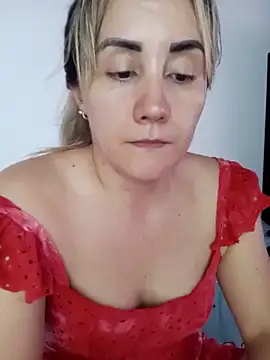 Snapshot of Isabel23zr chatting on 6, 10, 2025 Isabel23zr online show from 6, 10, 2025