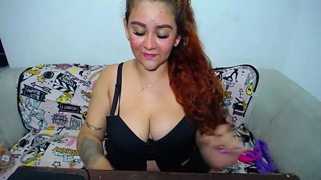 Snapshot of loly_bigbooty4u chatting on 19, 1, 2025 loly bigbooty4u online show from 19, 1, 2025