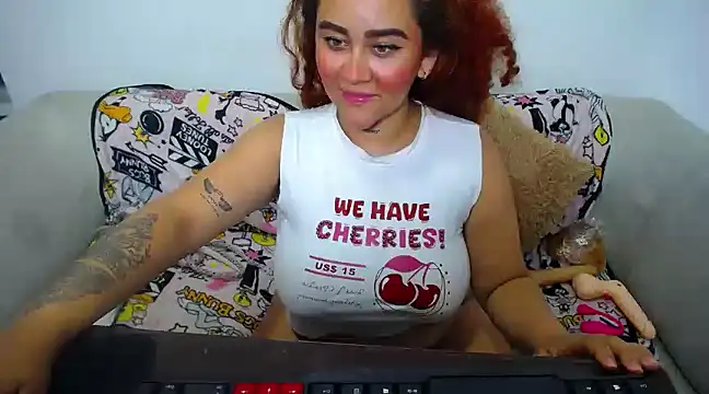 Snapshot of loly_bigbooty4u chatting on 2, 2, 2025 loly bigbooty4u online show from 2, 2, 2025