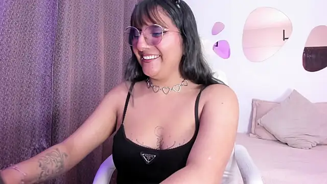 Snapshot of Alliccee chatting on 24, 11, 2025 Alliccee online show from 24, 11, 2025