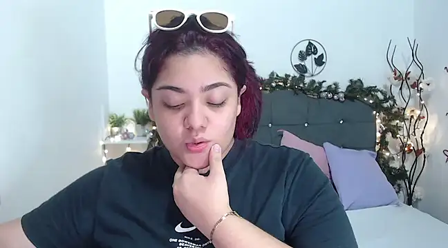 Snapshot of KathyGonzalez chatting on 23, 12, 2024 KathyGonzalez online show from 23, 12, 2024