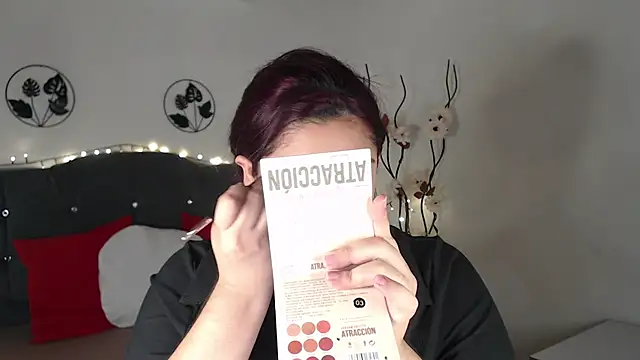 Snapshot of KathyGonzalez chatting on 14, 1, 2025 KathyGonzalez online show from 14, 1, 2025