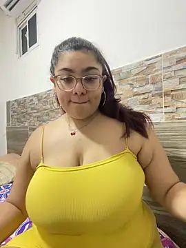 Snapshot of KathyGonzalez chatting on 5, 10, 2025 KathyGonzalez online show from 5, 10, 2025