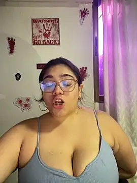 Snapshot of KathyGonzalez chatting on 13, 10, 2025 KathyGonzalez online show from 13, 10, 2025