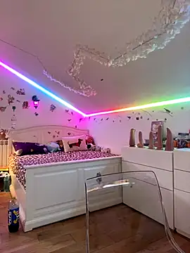 SelenaBee online show from 11, 10, 2025